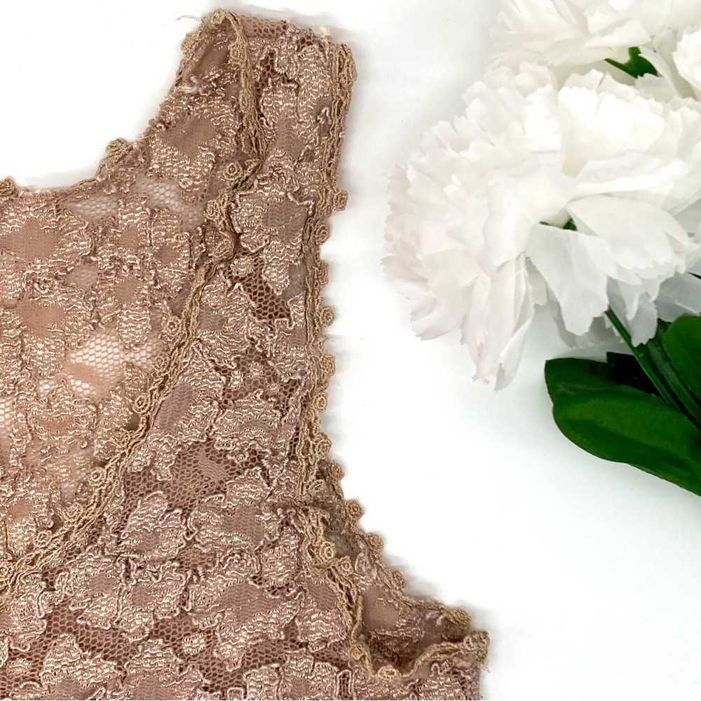 Vintage Lace Crop Top (FREE with BUNDLE) - Picture 3 of 12